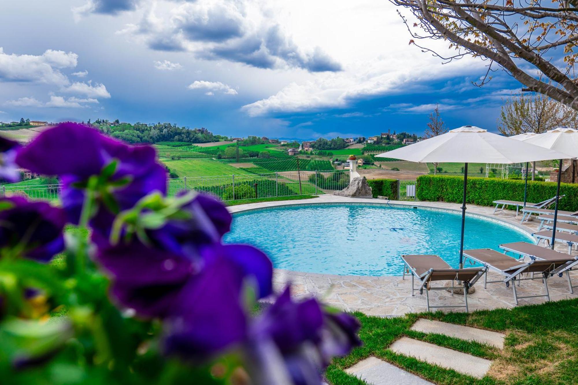 Agriturismo Podere La Piazza Costigliole d'Asti Dış mekan fotoğraf